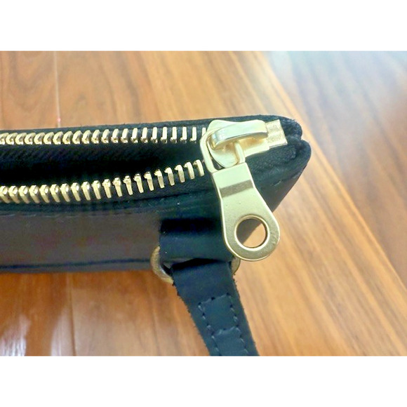 Portland Leather Goods Classic Small Zipper Adjustable Purse Black Crossbody Bag - Picture 7 of 9